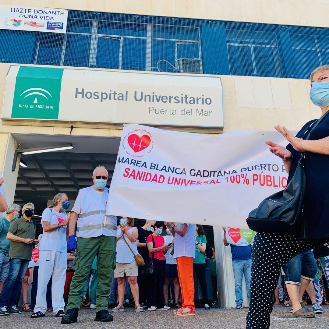 Protesta de la Marea Blanca en el Hospital Puerta del Mar de Cádiz Protesta de la Marea Blanca en el Hospital Puerta del Mar de Cádiz