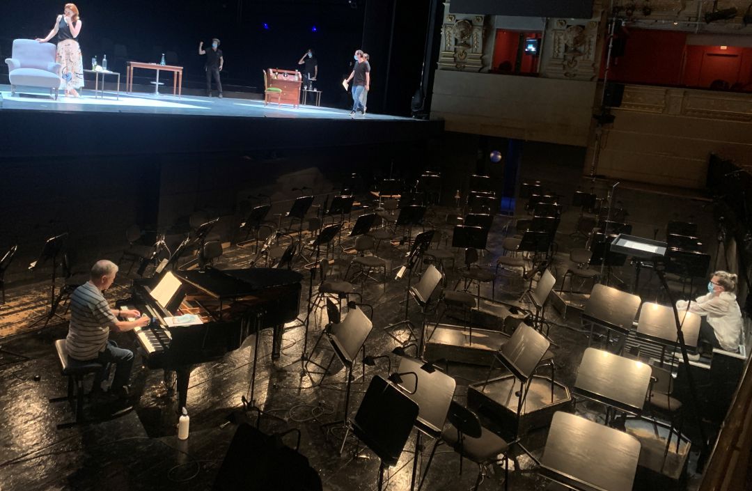 El reparto de 'La Traviata' hace su primer ensayo de escena de cara a la reapetura del Teatro Real el 1 de julio. El reparto de 'La Traviata' hace su primer ensayo de escena de cara a la reapetura del Teatro Real el 1 de julio.