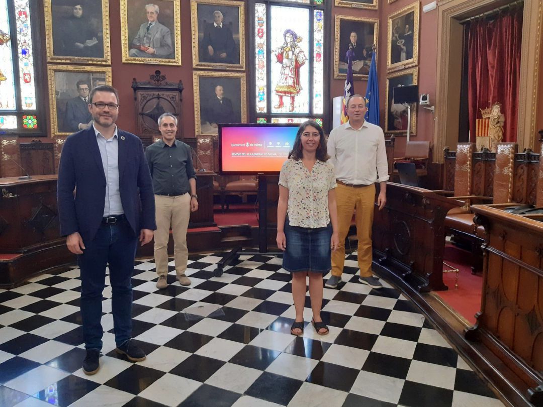 El alcalde de Palma, José Hila, y la regidora de Modelo de Ciudad, Neus Truyol. El alcalde de Palma, José Hila, y la regidora de Modelo de Ciudad, Neus Truyol.