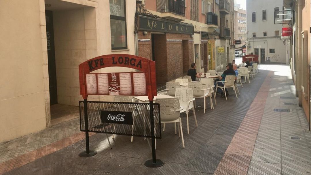 Kfé Lorca está ubicado en la zona peatonal entre Ramón y Cajal y Fermín Caballero Kfé Lorca está ubicado en la zona peatonal entre Ramón y Cajal y Fermín Caballero