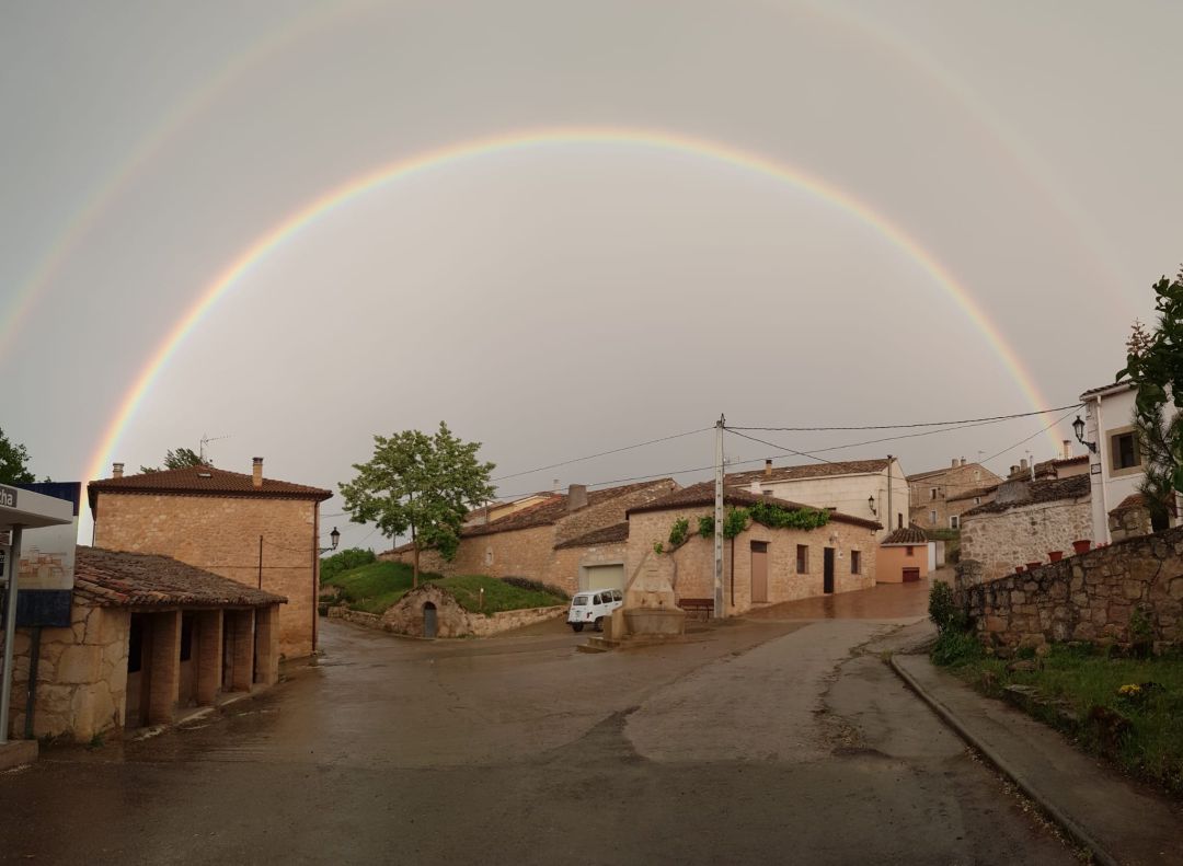 Arco iris sobre Viana de Jadraque (Guadalajara) Arco iris sobre Viana de Jadraque (Guadalajara)
