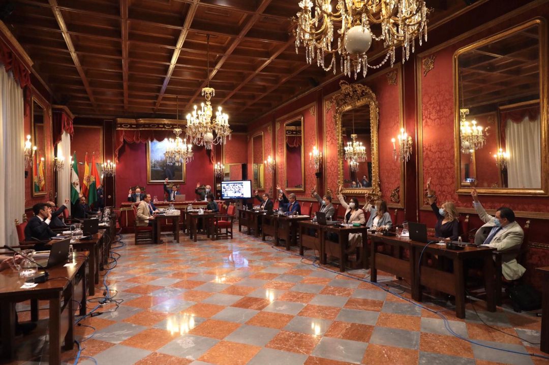 Salón de plenos del Ayuntamiento de Granada Salón de plenos del Ayuntamiento de Granada