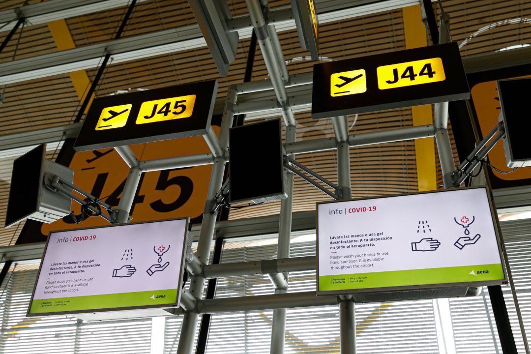 Paneles informativos del Covid-19 en el Aeropuerto Adolfo Suárez Madrid-Barajas Paneles informativos del Covid-19 en el Aeropuerto Adolfo Suárez Madrid-Barajas