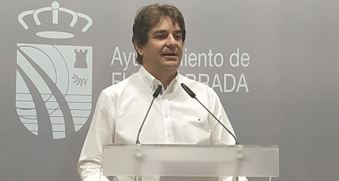 El alcalde de Fuenlabrada, Javier Ayala, durante la rueda de prensa de este martes
El alcalde de Fuenlabrada, Javier Ayala, durante la rueda de prensa de este martes
