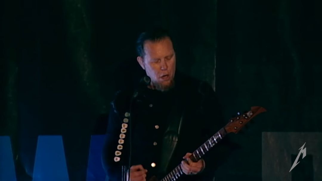 James Hetfield durante un momento de su actuación en Getafe en 2008 James Hetfield durante un momento de su actuación en Getafe en 2008