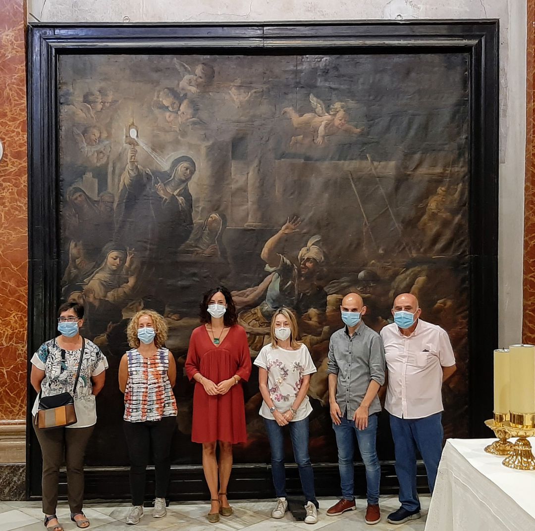 Cocentaina entrega el quadre "Santa Clara i l'expulsió dels sarraïns" a l'IVCR+I per a la seua restauració. Cocentaina entrega el quadre "Santa Clara i l'expulsió dels sarraïns" a l'IVCR+I per a la seua restauració.