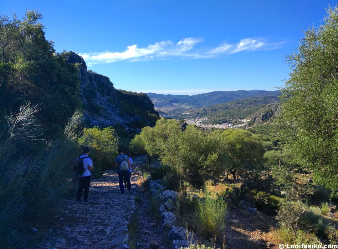 Imagen de la sierra próxima a Ubrique, en Cádiz Imagen de la sierra próxima a Ubrique, en Cádiz
