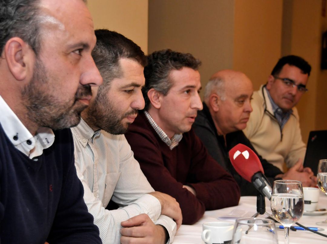 La actual junta gestorá seguira dirigiendo el club azulgrana La actual junta gestorá seguira dirigiendo el club azulgrana