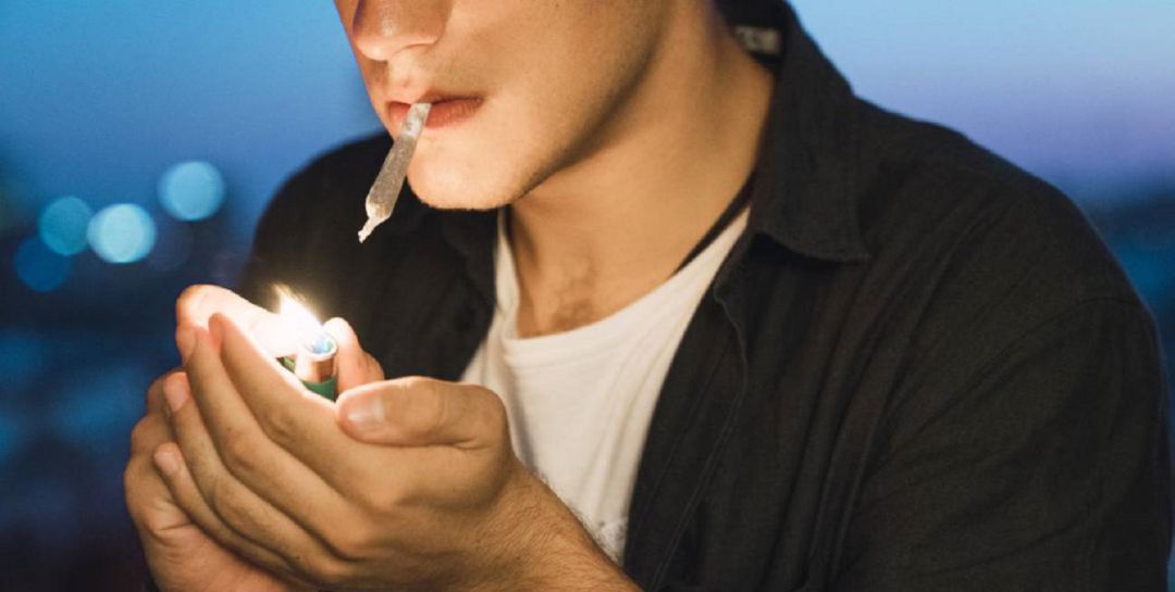 Entre la población joven y adolescente, la percepción de riesgo del consumo de cannabis es muy baja Entre la población joven y adolescente, la percepción de riesgo del consumo de cannabis es muy baja