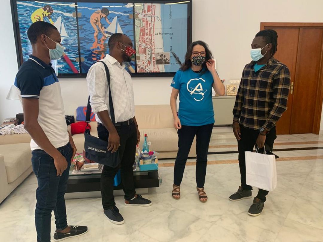 Mónica Oltra durante la reunión con los miembros del Aquarius Mónica Oltra durante la reunión con los miembros del Aquarius