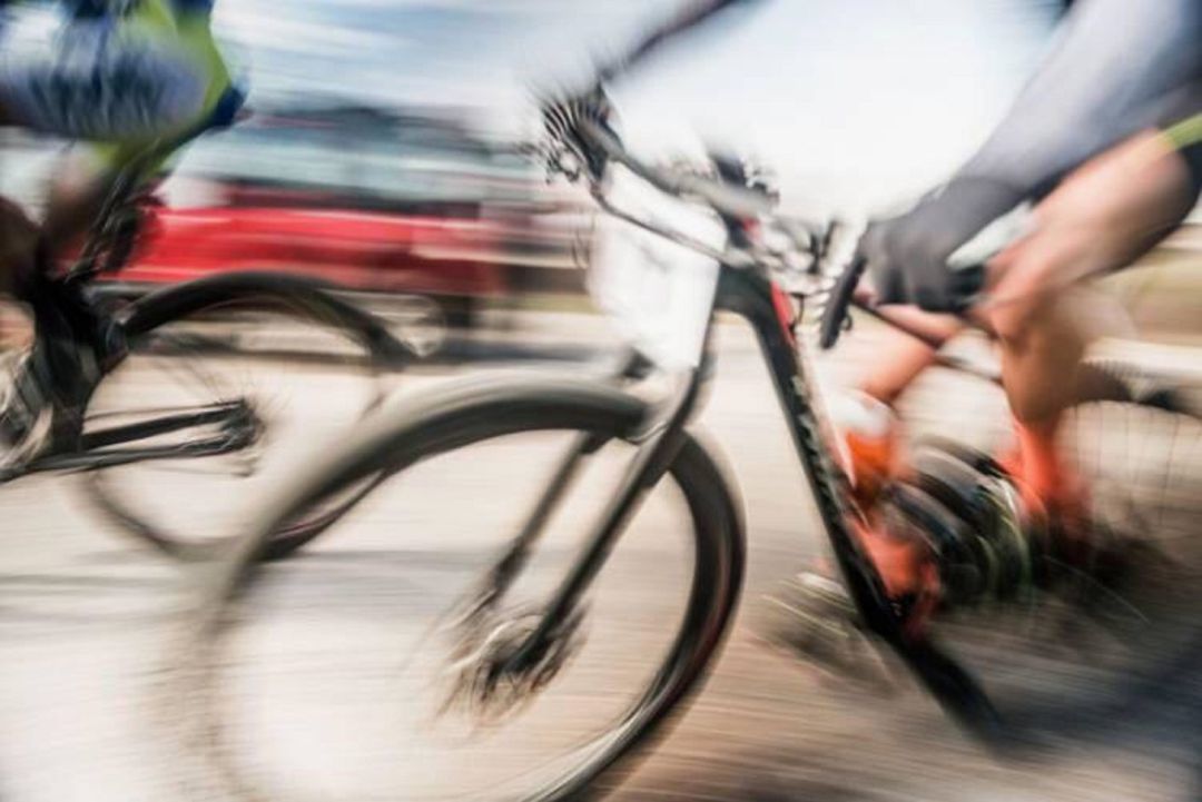 Los dos ciclistas fueron trasladados al Hospital Gral. de Alicante Los dos ciclistas fueron trasladados al Hospital Gral. de Alicante