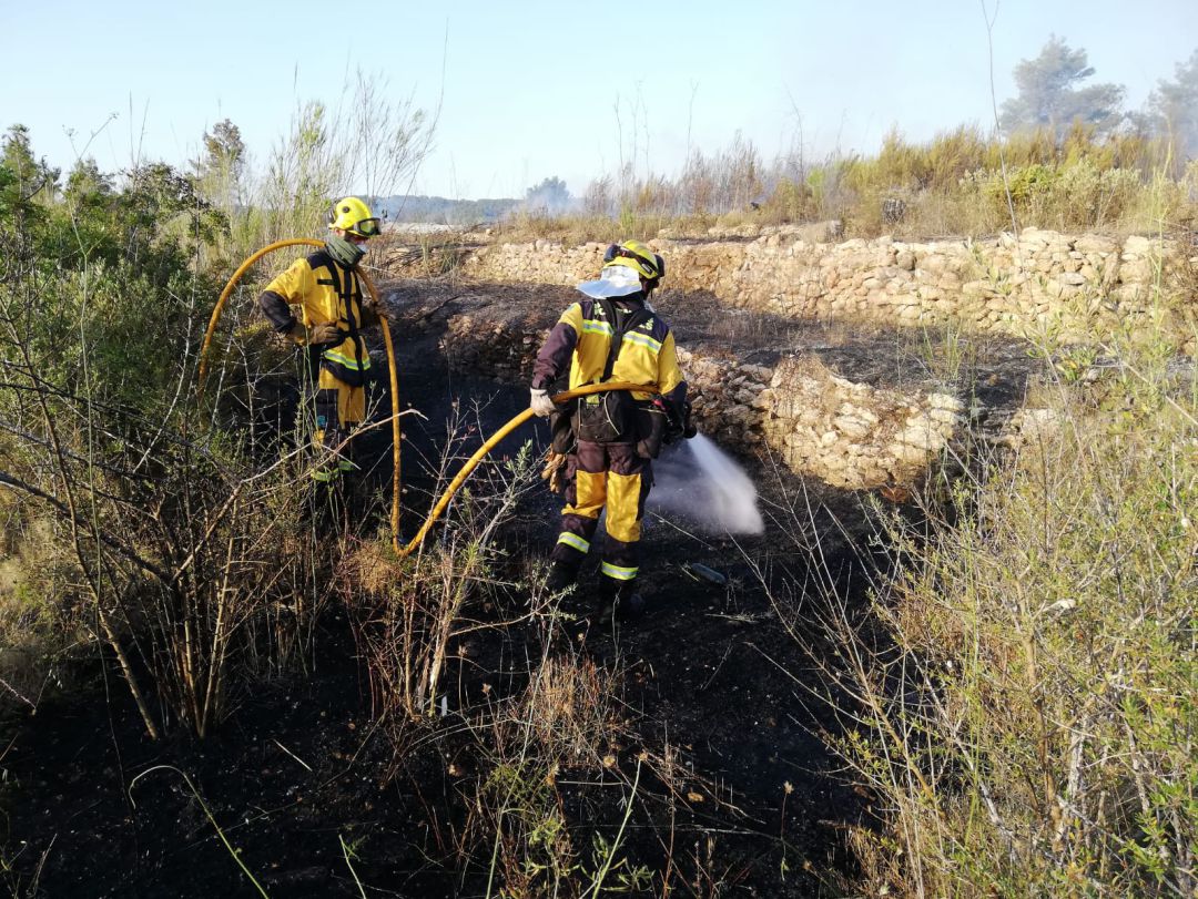 Efectivos del Ibanat en la zona del incendio Efectivos del Ibanat en la zona del incendio