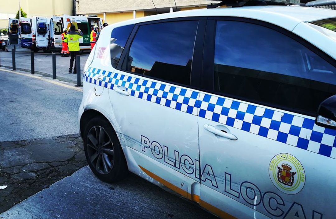 Un coche de la Policía Local de Jaén en una imagen de archivo. Un coche de la Policía Local de Jaén en una imagen de archivo.