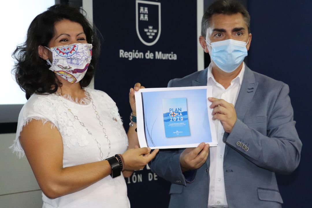 La consejera Ballesteros presenta una aplicación sobre el estado de las playas y el plan Copla La consejera Ballesteros presenta una aplicación sobre el estado de las playas y el plan Copla