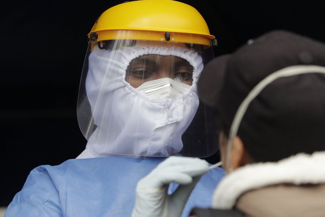 Es posible que las pruebas rápidas para detectar anticuerpos no sean del todo específicas
Es posible que las pruebas rápidas para detectar anticuerpos no sean del todo específicas