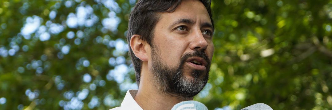 Antón Gómez-Reino en declaraciones a los medios
Antón Gómez-Reino en declaraciones a los medios
