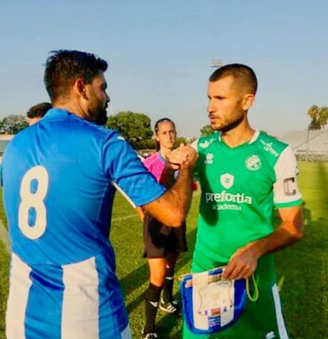 Kevin junto a Álex Colorado antes de un partido amistoso Kevin junto a Álex Colorado antes de un partido amistoso