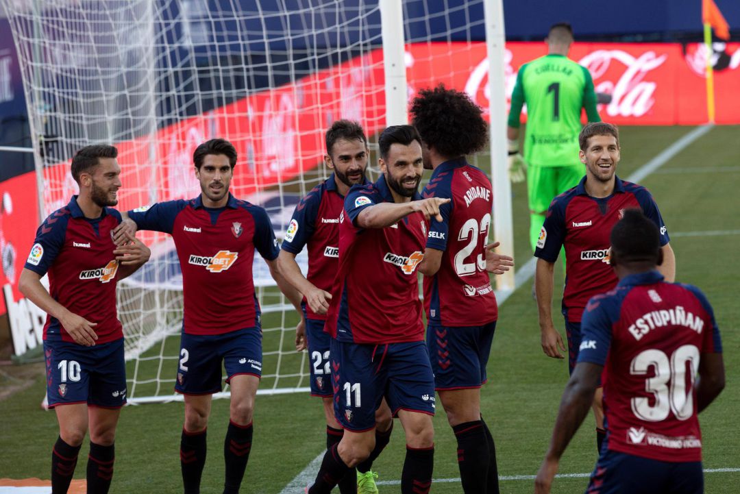 El delantero del Osasuna, Enric Gallego (c), celebra junto a sus compañeros tras marcar el 1-0 durante el partido ante el Leganés El delantero del Osasuna, Enric Gallego (c), celebra junto a sus compañeros tras marcar el 1-0 durante el partido ante el Leganés