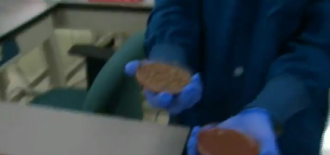 Experimento que demuestra la eficacia de las mascarillas. Experimento que demuestra la eficacia de las mascarillas.