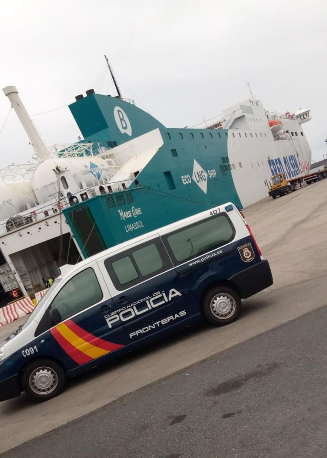 Imagen del ferry con destino a Huelva que pretendían coger los migrates en el Puerto de La Luz y de Las Palmas Imagen del ferry con destino a Huelva que pretendían coger los migrates en el Puerto de La Luz y de Las Palmas