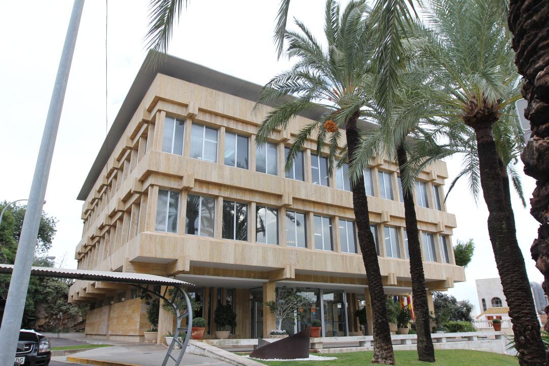 Imagen de la fachada del Ayuntamiento de Benicàssim Imagen de la fachada del Ayuntamiento de Benicàssim