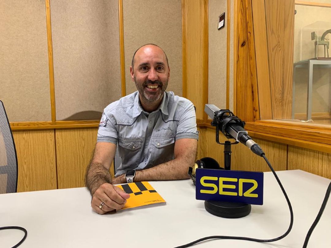 Javier Menéndez, director general del Teatro de la Maestranza en los estudios de Radio Sevilla Javier Menéndez, director general del Teatro de la Maestranza en los estudios de Radio Sevilla