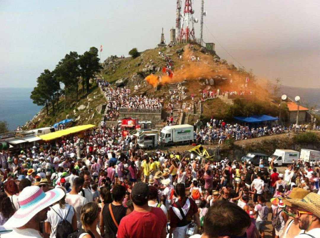 Romería al Monte Santa Trega de A Guarda. Romería al Monte Santa Trega de A Guarda.