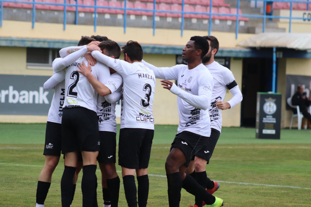 Jugadores del Conquense celebran un gol en La Fuensanta Jugadores del Conquense celebran un gol en La Fuensanta