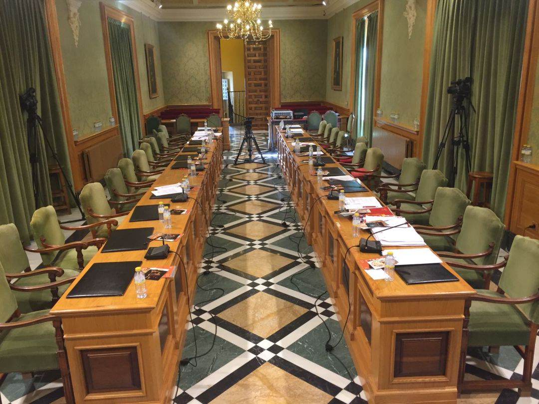 Salón de plenos del Ayuntamiento de Cuenca Salón de plenos del Ayuntamiento de Cuenca