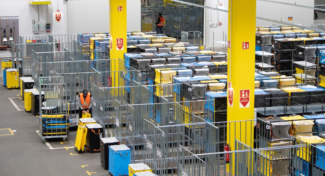 Imagen de un centro de distribución de Amazon en Alemania. Imagen de un centro de distribución de Amazon en Alemania.