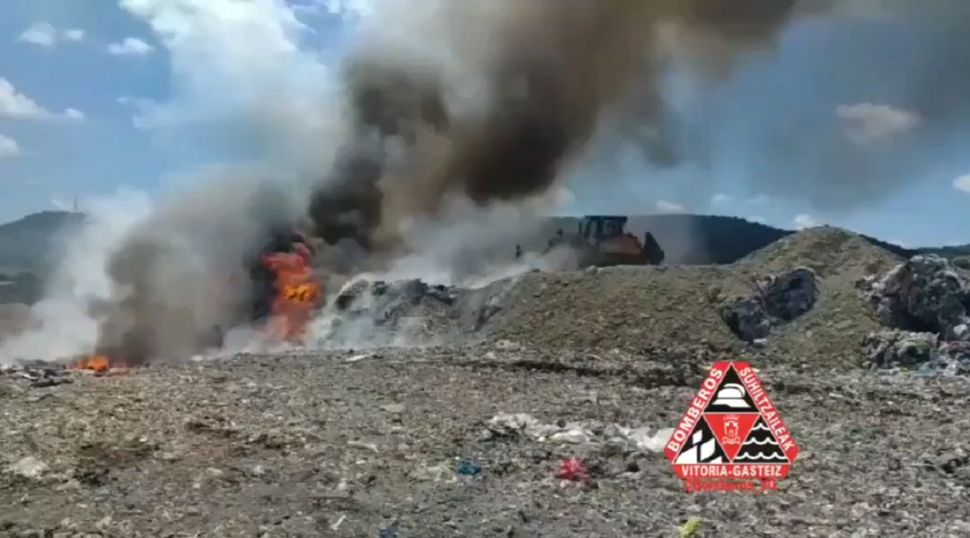 Incendio en el vertedero de Gardelegi Incendio en el vertedero de Gardelegi