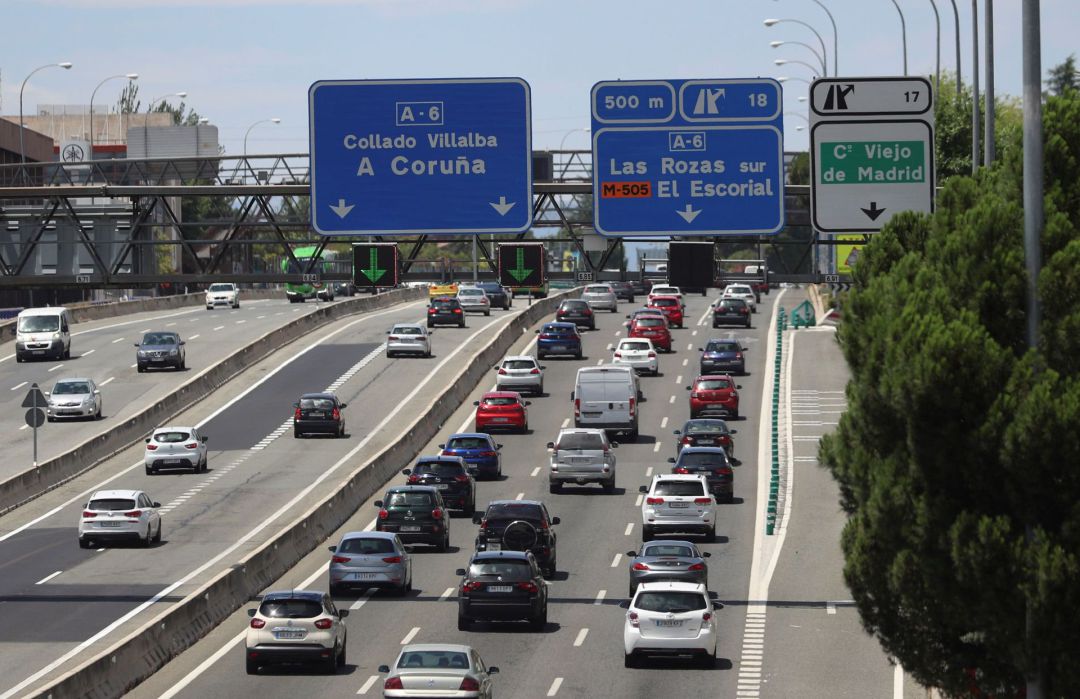 Vista del tráfico en la A5 en Madrid, este viernes. Vista del tráfico en la A5 en Madrid, este viernes.