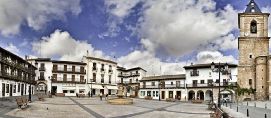Plaza Mayor de Tarazona de la Mancha Plaza Mayor de Tarazona de la Mancha
