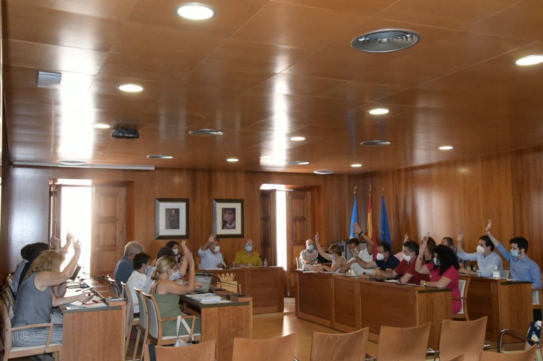 Primer pleno presencial, en Xàbia, tras el estado de alarma. Primer pleno presencial, en Xàbia, tras el estado de alarma.