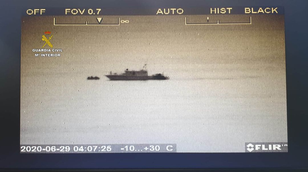 Una de las pateras localizadas este lunes en Baleares. SIVE GUARDIA CIVIL
Una de las pateras localizadas este lunes en Baleares. SIVE GUARDIA CIVIL