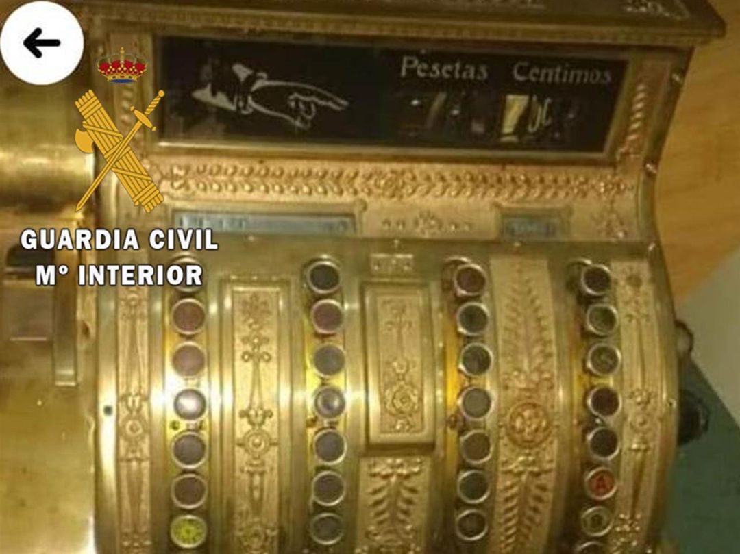 Caja registradora, fabricada en el año 1826, marca 'National Ohio', de las cuales sólo hay 30 ejemplares en el mundo Caja registradora, fabricada en el año 1826, marca 'National Ohio', de las cuales sólo hay 30 ejemplares en el mundo