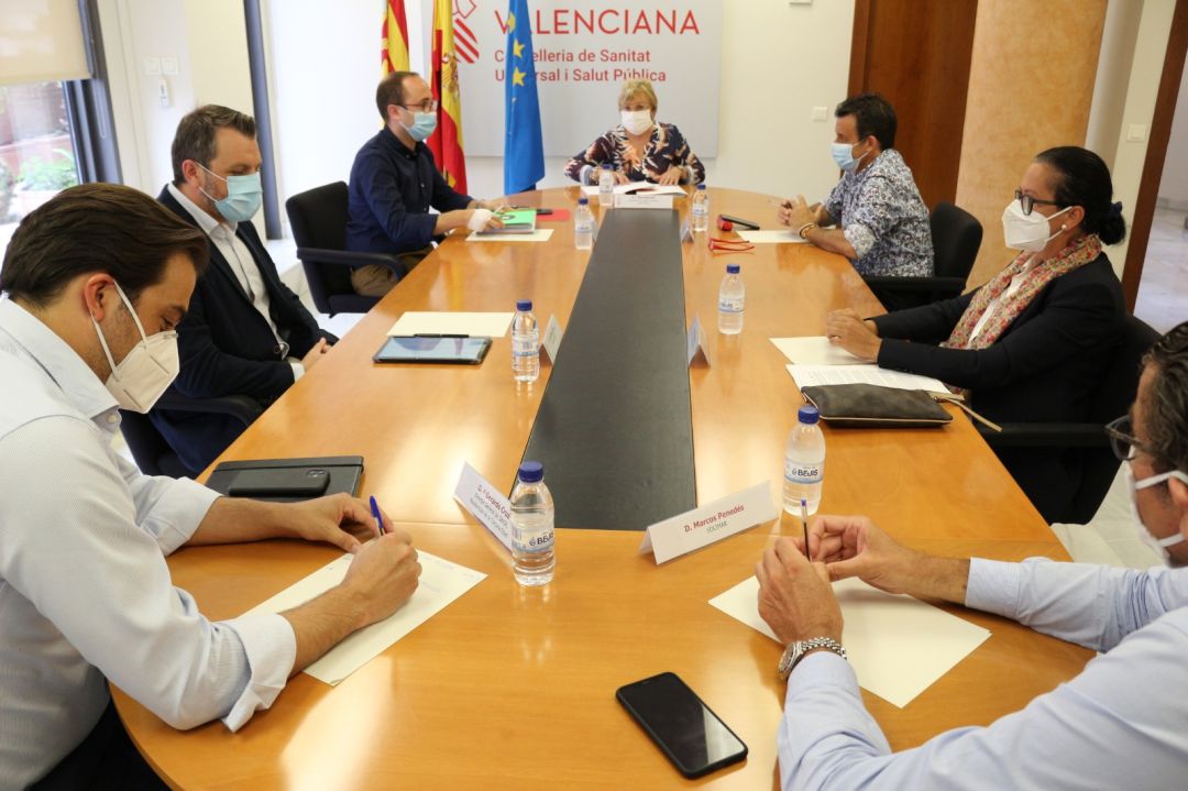 Reunión en la Conselleria de Sanitat de la consellera Ana Barceló con las entidades de atención a las personas mayores y dependientes Reunión en la Conselleria de Sanitat de la consellera Ana Barceló con las entidades de atención a las personas mayores y dependientes