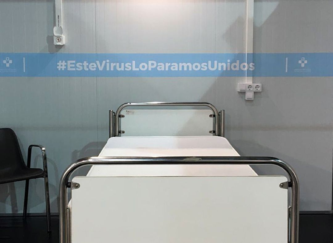 Una de las camas del hospital levantado en el recinto ferial. Una de las camas del hospital levantado en el recinto ferial.