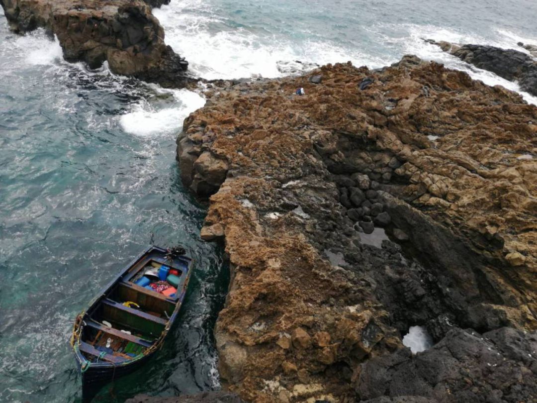 La patera utilizada por los inmigrantes que llegaron al Charco del Palo La patera utilizada por los inmigrantes que llegaron al Charco del Palo
