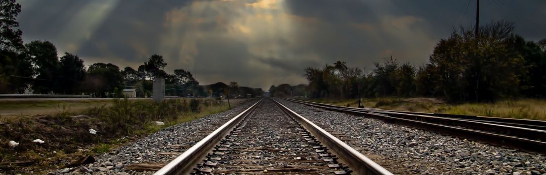 Suprimidas numerosas líneas de tren y autobús que incomunican a muchos pueblos de Castilla-La Mancha Suprimidas numerosas líneas de tren y autobús que incomunican a muchos pueblos de Castilla-La Mancha