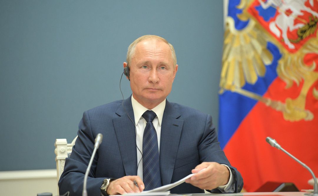 Vladimir Putin durante una videoconferencia con los presidentes turco Recep Tayyip Erdogan e iraní Hassan Rouhani Vladimir Putin durante una videoconferencia con los presidentes turco Recep Tayyip Erdogan e iraní Hassan Rouhani