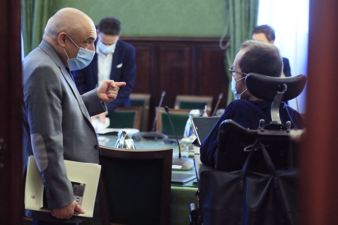 El portavoz de Unidas Podemos en el Congreso de los Diputados, Pablo Echenique. conversa con el secretario general del grupo socialista en el Congreso, Rafael Simancas El portavoz de Unidas Podemos en el Congreso de los Diputados, Pablo Echenique. conversa con el secretario general del grupo socialista en el Congreso, Rafael Simancas