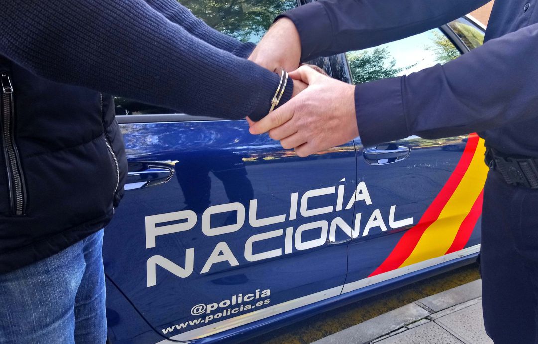 Tres jóvenes detenidos Tres jóvenes detenidos