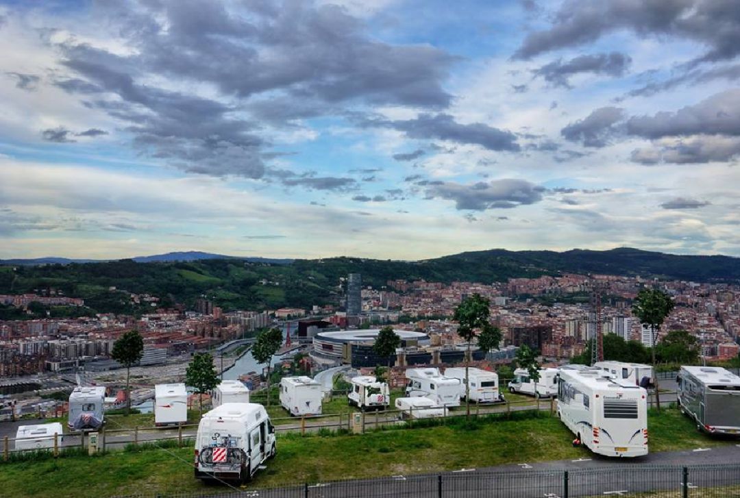 Parking de autocaravanas en Kobetamendi Parking de autocaravanas en Kobetamendi