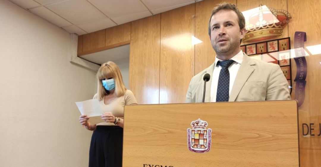 Julio Millán, alcalde de Jaén, durante una rueda de prensa. Julio Millán, alcalde de Jaén, durante una rueda de prensa.