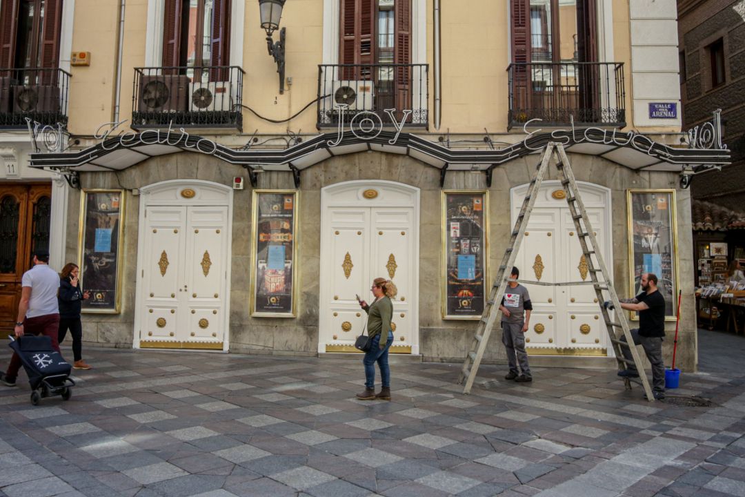 La Comunidad permitirá abrir los bares de copas y discotecas al 40% de su aforo desde el viernes. La Comunidad permitirá abrir los bares de copas y discotecas al 40% de su aforo desde el viernes.