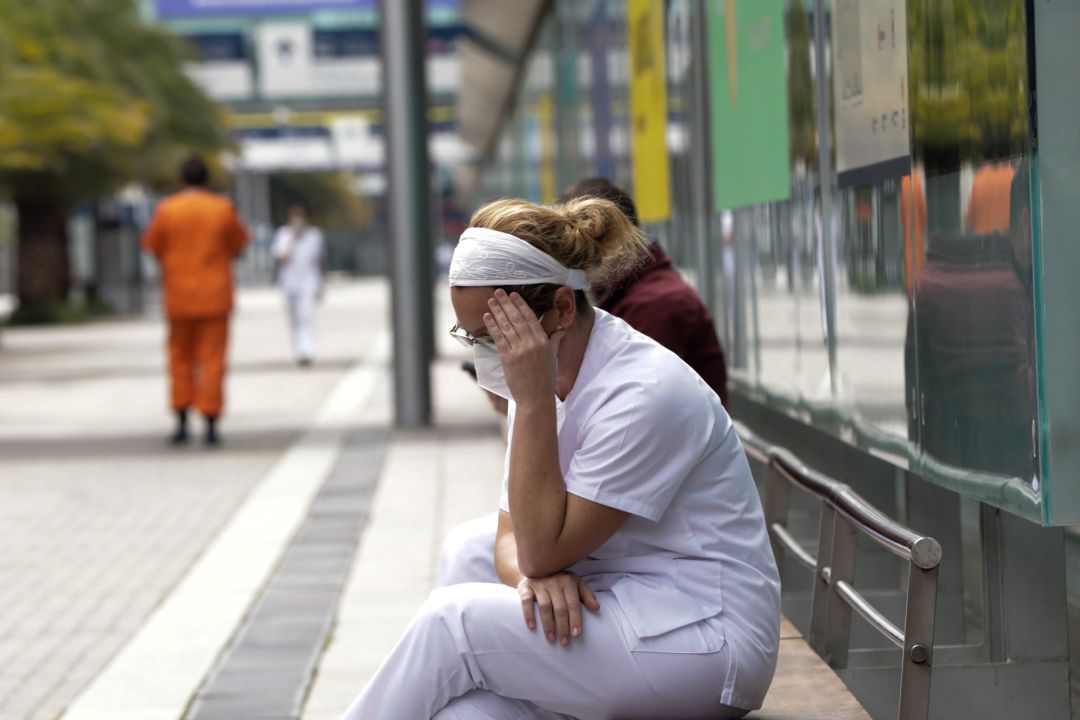 Una trabajadora sanitaria en un hospital de Madrid Una trabajadora sanitaria en un hospital de Madrid