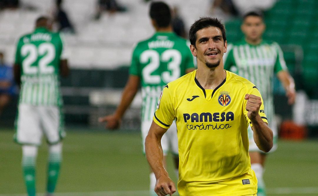 Gerard Moreno celebra uno de sus goles al Betis. Gerard Moreno celebra uno de sus goles al Betis.