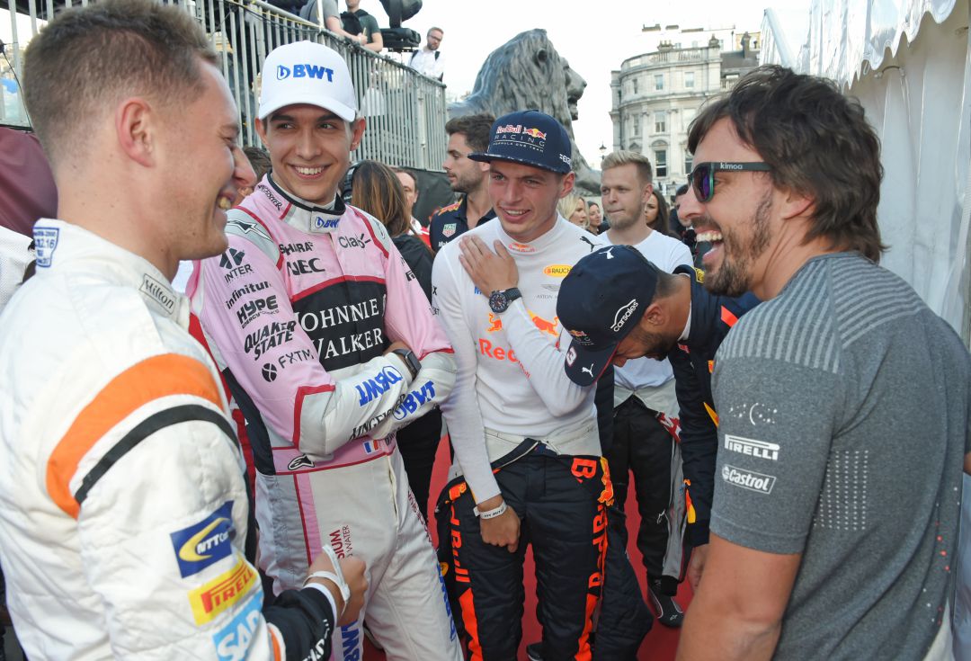Ocon (segundo por la derecha) y Alonso (cuarto), en una imagen de 2017. Ocon (segundo por la derecha) y Alonso (cuarto), en una imagen de 2017.