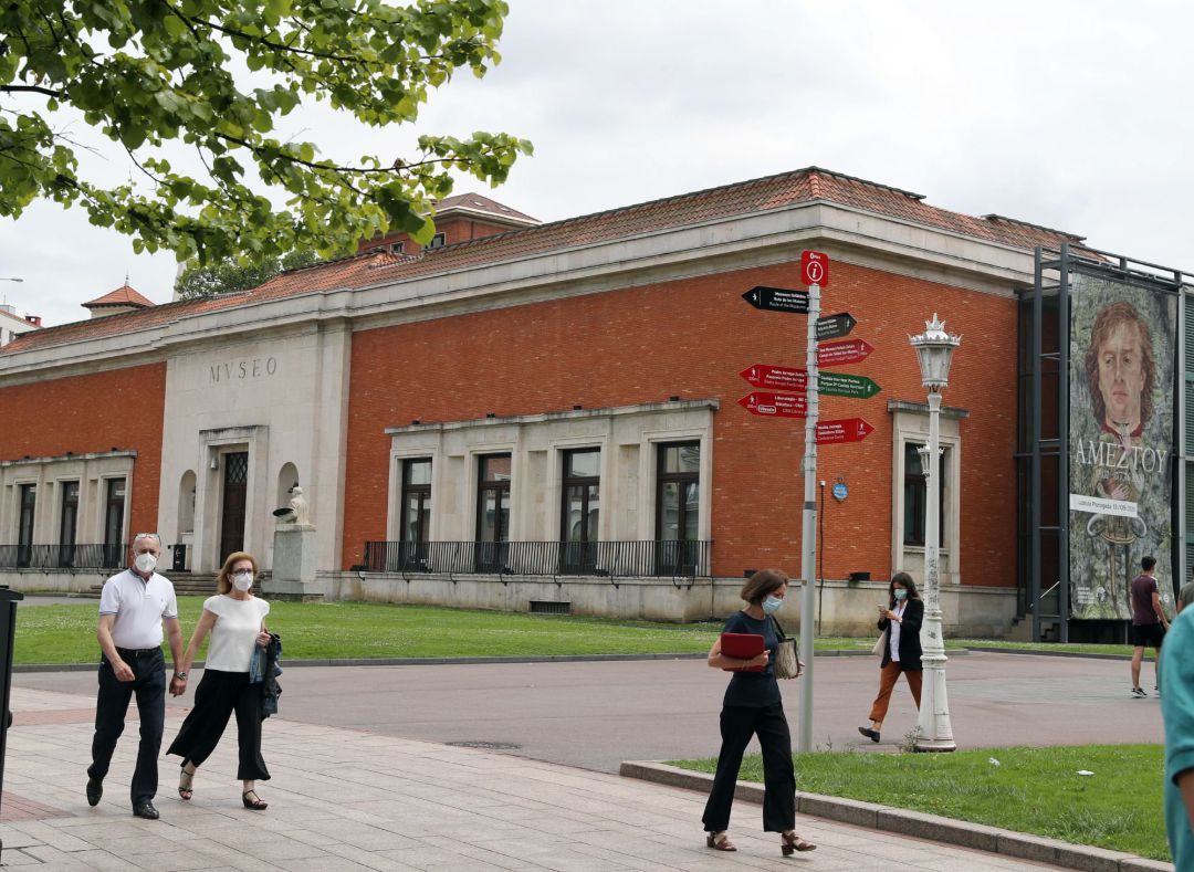 -Imagen del museo de Bellas Artes de Bilbao, que junto con el Guggenheim, han recibido en el mes de junio, el primero de reapertura de sus salas tras el cierre por la crisis del coronavirus, 2.307 y 8.383 visitantes, respectivamente, lo que suponen unas cifras mejores de las esperadas en sus previsiones iniciales, pese a reanudar la actividad con horarios reducidos y estando todavía vigentes importantes restricciones en la movilidad de las personas. -Imagen del museo de Bellas Artes de Bilbao, que junto con el Guggenheim, han recibido en el mes de junio, el primero de reapertura de sus salas tras el cierre por la crisis del coronavirus, 2.307 y 8.383 visitantes, respectivamente, lo que suponen unas cifras mejores de las esperadas en sus previsiones iniciales, pese a reanudar la actividad con horarios reducidos y estando todavía vigentes importantes restricciones en la movilidad de las personas.